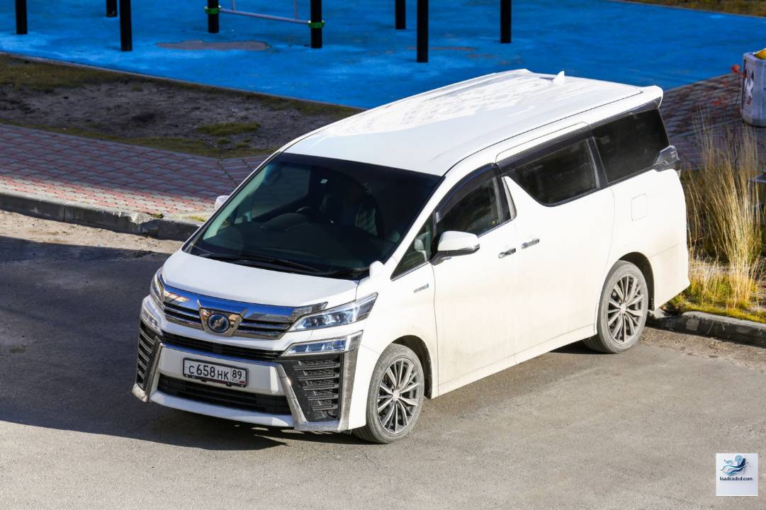 Mercedes Benz V Class vs Toyota Vellfire: The Ultimate Luxury MPVĀ 3 Mercedes Benz V Class vs Toyota Vellfire